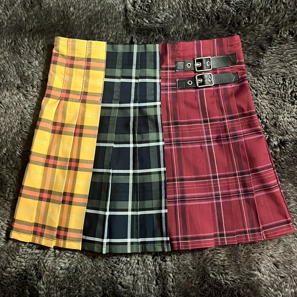 No Boundaries pleated plaid mini skirt sz M